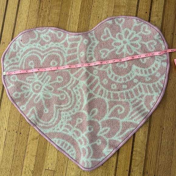 2 small carpets - Picture 7 of 8